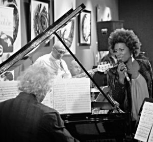 Natasia zingen met vleugel en band